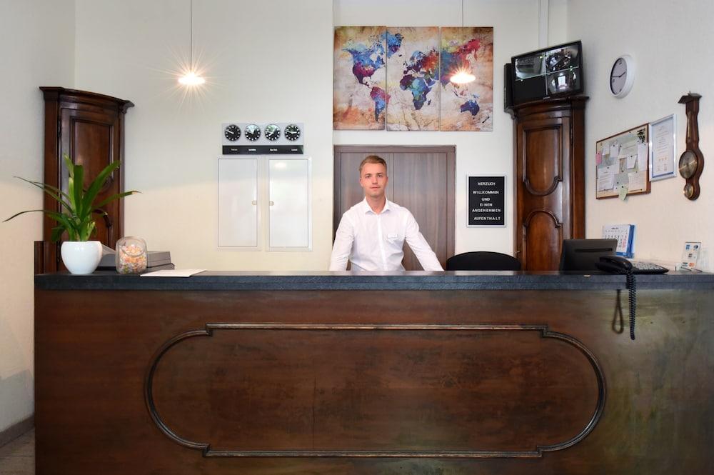 Schumacher Hotel 3*