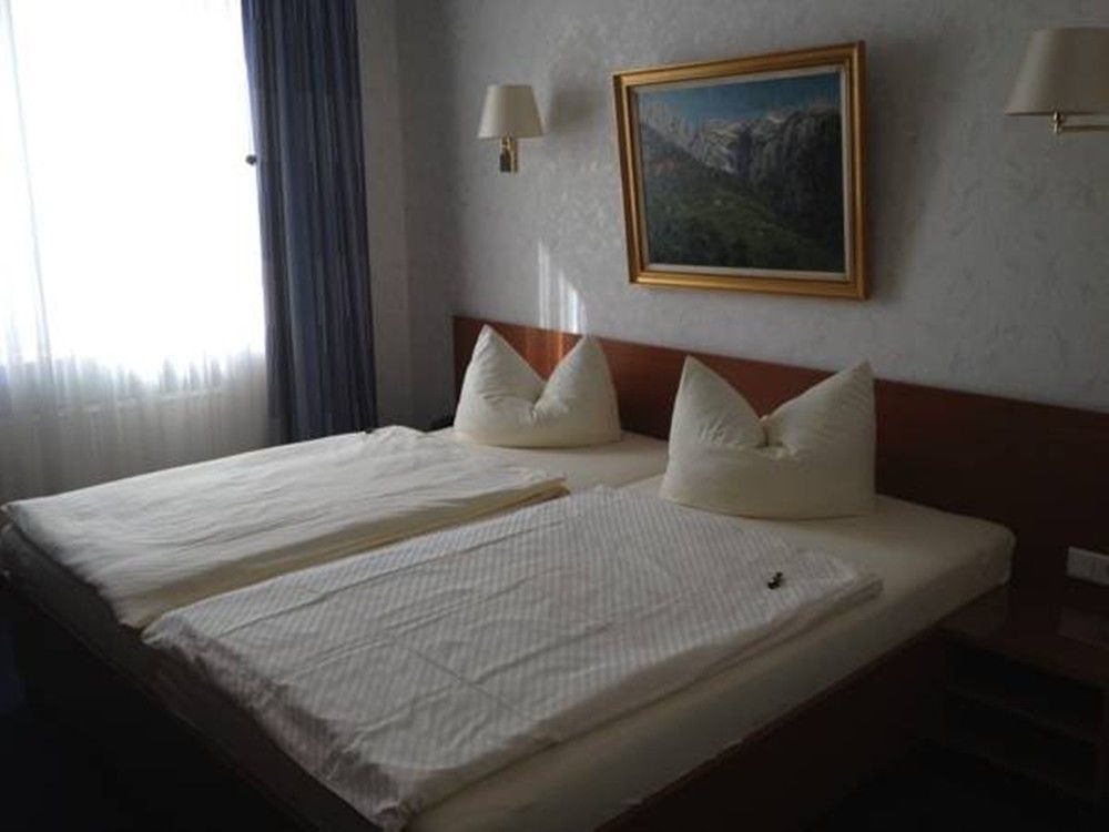 Schumacher Hotel